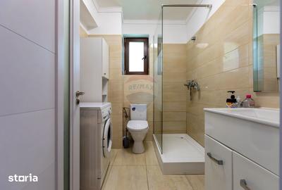 Apartament cu 3 camere decomandat în Gherăiești
