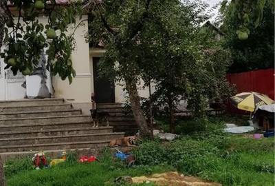 Casă cu 4 camere în Central - 1