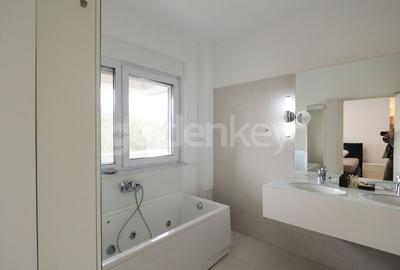 Apartament cu 5 camere decomandat, mobilat în Băneasa - 16