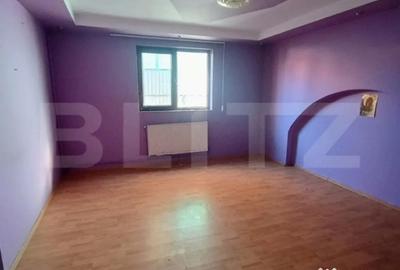 Casă cu 6 camere cu Teren 271 Mp în Malu Roșu - 12