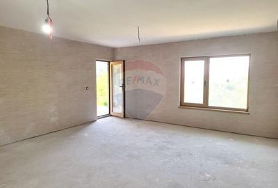 Casă / Vilă la gri aproape gata sa devina " acasa" ! - 8