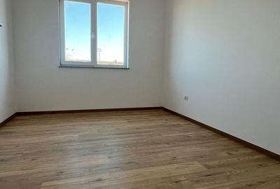 Casă cu 5 camere cu Teren 400 Mp în Ciupercenii Noi - 8