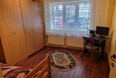 Apartament 3 camere,decomandat, zona Zamfirescu - 1