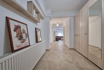 Apartament 3 camere de închiriat în zona Cazino Mamaia (pe partea cu l - 5