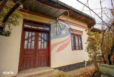 Casă cu 4 camere cu Teren 1000 Mp în Leu - 2