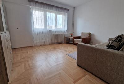 Garsonieră decomandată, mobilată în 13 Decembrie - 2