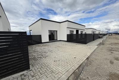 Casă cu 4 camere în Noua - 6