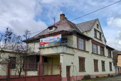 Casă individuală cu 24 camere în Vest