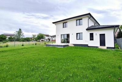 Casă cu 5 camere cu Teren 500 Mp în Ostratu - 7