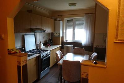 Apartament cu 2 camere semidecomandat în Cetate