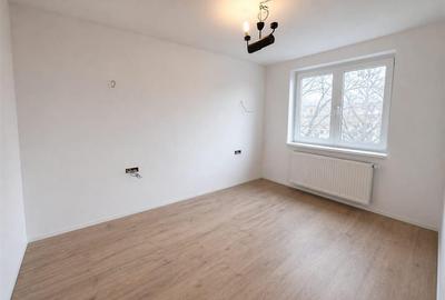 Apartament cu 3 camere semidecomandat în Independenței - 2