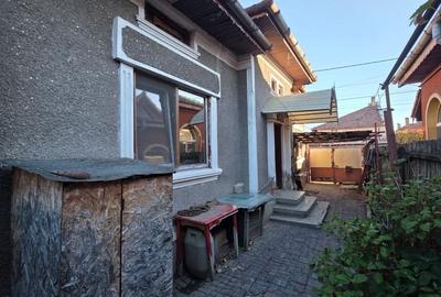 Vânzare casă 2 camere + curte, zonă de case - Stadion 1 Mai Vânzare casă 2 camere + curte, zonă de case - Stadion 1 Mai - 1