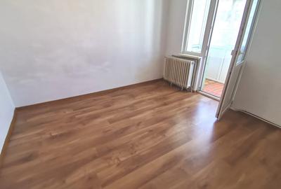 Apartament 3 camere, etaj 3, Calea Romanului - 8