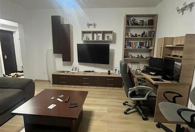 Apartament cu 3 camere decomandat, mobilat în Apărătorii Patriei