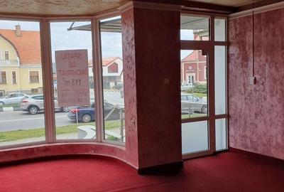 Spațiu comercial, de 113 mp, în Central - 5