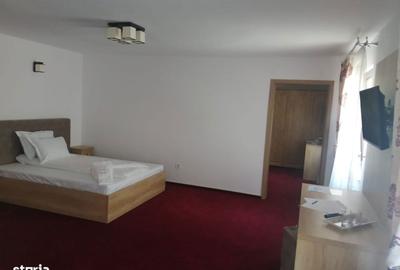 Spațiu comercial, de 1,000 mp, în Central - 1