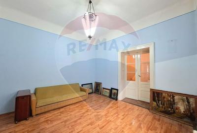 Apartament cu 3 camere semidecomandat în Central - 9