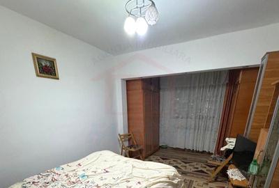 Apartament cu 3 camere semidecomandat, mobilat în Micro 38 - 4