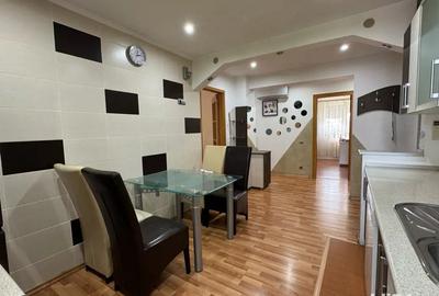 Vand apartament cu 4 camere