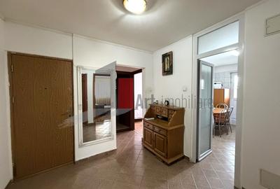 Apartament cu 4 camere decomandat în Apărătorii Patriei - 18