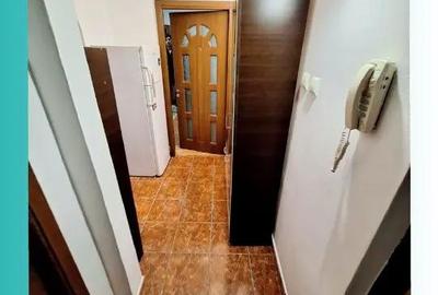 Apartament cu 3 camere semidecomandat în Orizont - 2