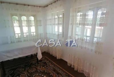 Casa situata in Bumbesti Pitic - Carligei - 13