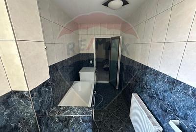 Apartament cu 4 camere de vanzare in zona Rovine - 11