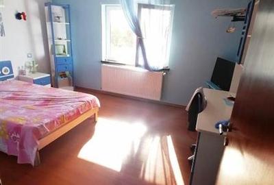 Vila individuala -  7 camere- Domnesti - Tudor Vladimirescu- 400 mp teren - 1850 - 16