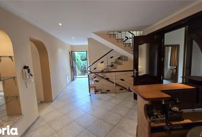 Casă cu 6 camere cu Teren 700 Mp în Vama - 12