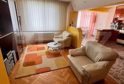 Apartament cu 4 camere decomandat în Central