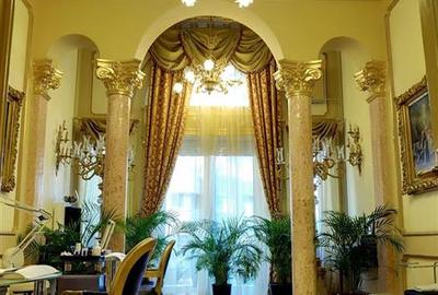 Casă individuală cu 20 camere cu Canalizare în Romană - 2