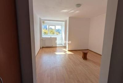 Vanzare Garsoniera (si boxa) - apropiere metrou Titan / C. Georgian - 4