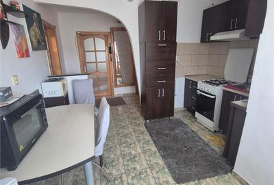 Apartament cu 3 camere decomandat în Central - 9