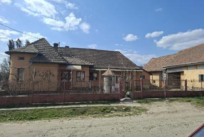 Casă cu 4 camere în Leordeni - 4