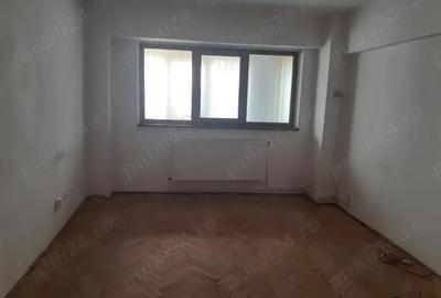 Vanzare Apartament 1 cam. cf.1 dec., parter cu balcon, suprafata totala 44.mp., Bld. Dorobantilor - 1