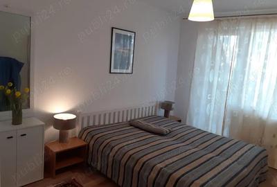 Apartament cu 3 camere semidecomandat în Centru Civic - 1