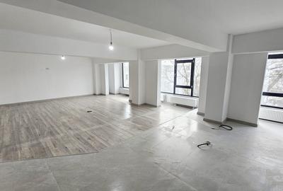 Apartament cu 4 camere decomandat în - 2