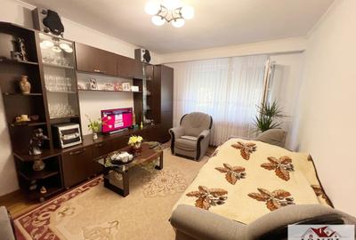 Apartament cu 2 camere semidecomandat în Cetate