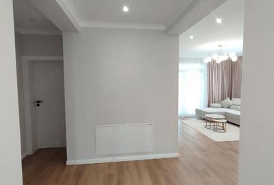 Casă cu 7 camere cu Teren 559 Mp în Central - 8