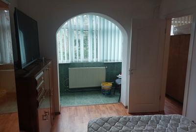 Apartament cu 3 camere semidecomandat în Central - 5