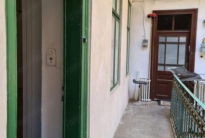 1 cam etaj 1 zona Unirii Pietonal - 2