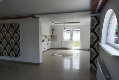 Casă cu 6 camere cu Teren 1100 Mp în Central - 6