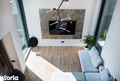 Casă cu 8 camere cu Teren 480 Mp în Central