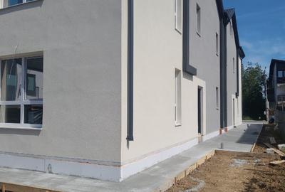 Casă individuală cu 5 camere cu Canalizare în Central - 3