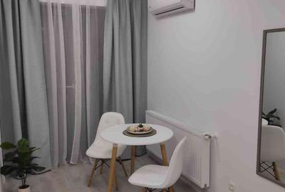 Garsonieră în Titan - 2