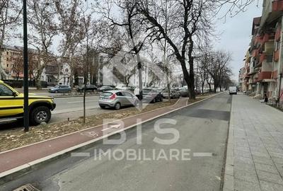 Apartament spațios 3 camere - Bdul Independentei