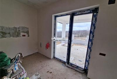 Casă cu 4 camere în Păun - 6