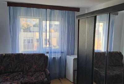 De inchiriat, 3 camere, Filiasi - 4