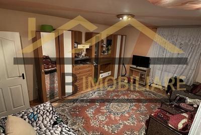 Apartament cu 2 camere decomandat în Rovinari - 1