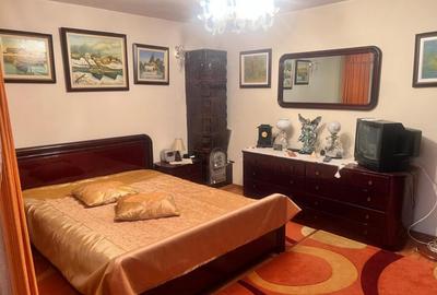 Casă cu 5 camere cu Teren 1200 Mp în Negru Vodă